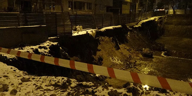 Hafriyat çalışmasında toprak kayması meydana geldi; 2 apartman boşaltıldı