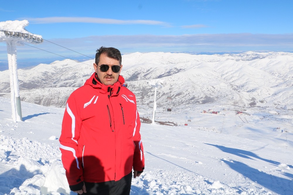 Hafta sonu kayak pistleri doldu taştı 