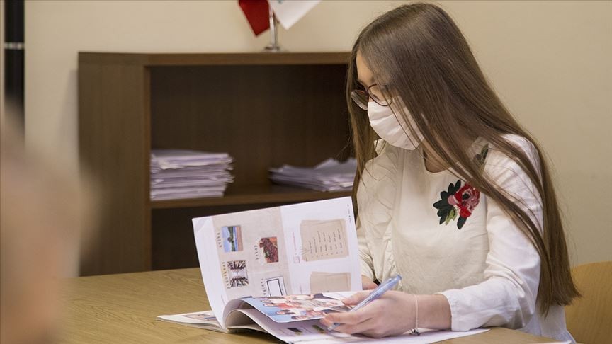 Haftada iki kez ülke değiştiriyor! Türkçe sevgisi “sınır” tanımadı
