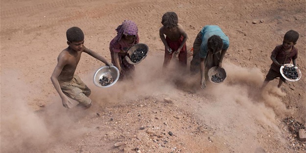 Haftalık 4 dolar için çalışıyorlar - FOTO