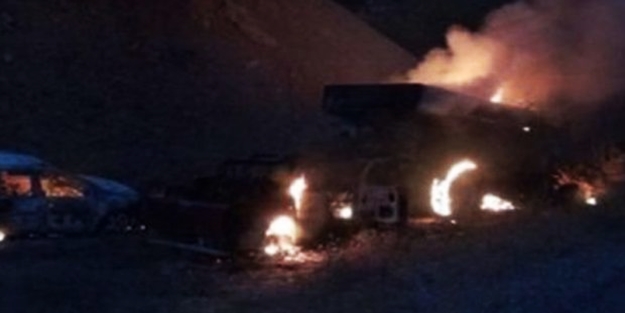 Hain teröristler iş makinesi yaktı!