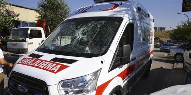 Hainler ambulansları hedef almışlar!