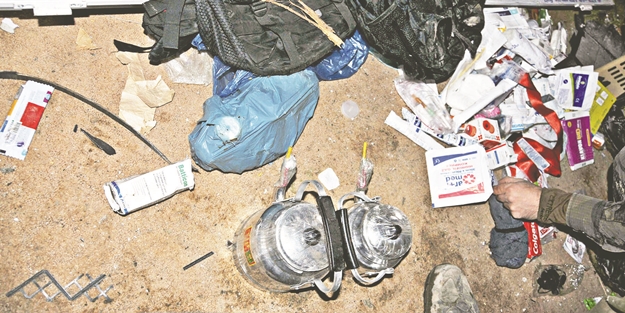 Hainler çaydanlığa patlayıcı yerleştirmiş!