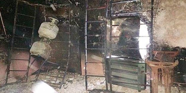 Hainler kaçarken evleri patlatıyor