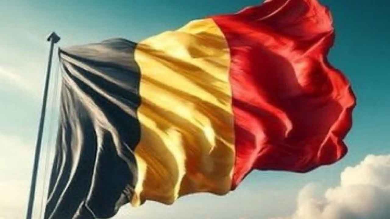 Hainlerin inlerine kilit vuruluyor! Avrupa’da beslenen yılanlar tek tek temizlenmeye başladı