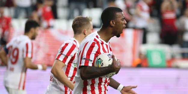 Haji Wright'a ABD'den Dünya Kupası sürprizi