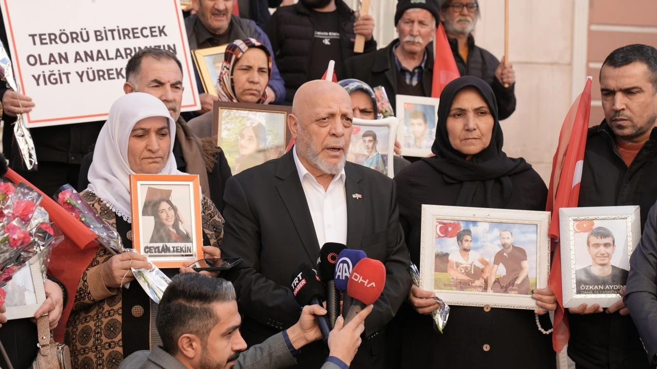 HAK-İş’ten Diyarbakır Anneleri’ne ziyaret!