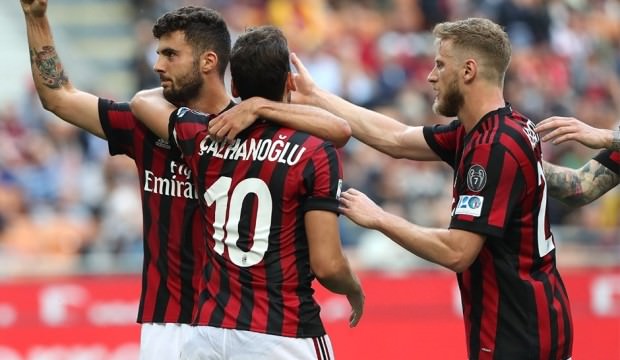 Hakan Çalhanoğlu geceye damga vurdu! Milan kazandı