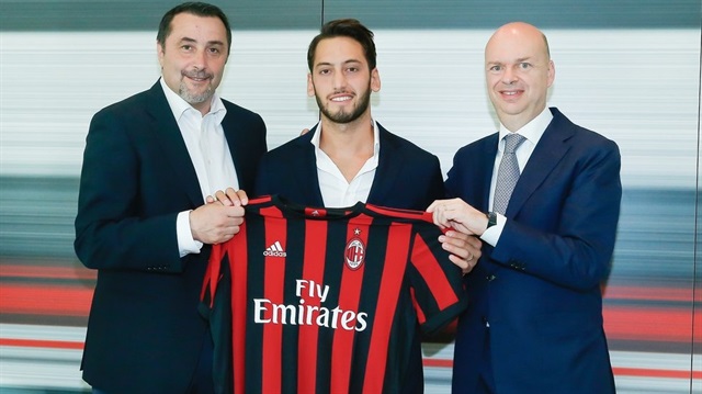 Hakan Çalhanoğlu resmen Milan'da