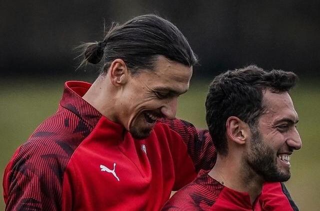 Hakan Çalhanoğlu: ''Zlatan Ibrahimovic, Türkçe biliyor''