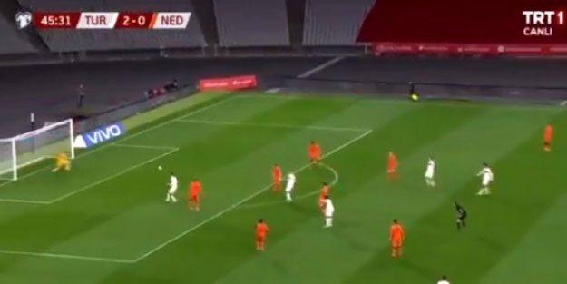 Hakan Çalhanoğlu'ndan Hollanda'ya füze