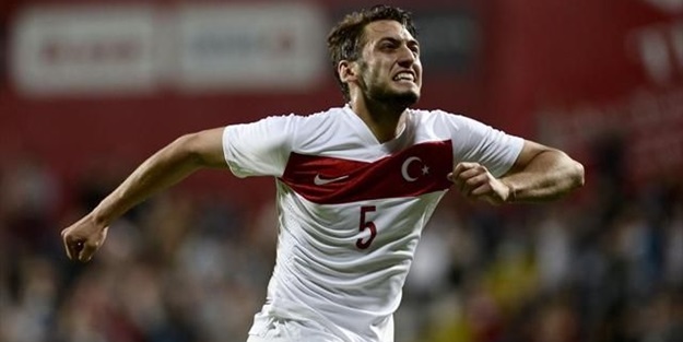 Hakan Çalhanoğlu'ndan transfer açıklaması!