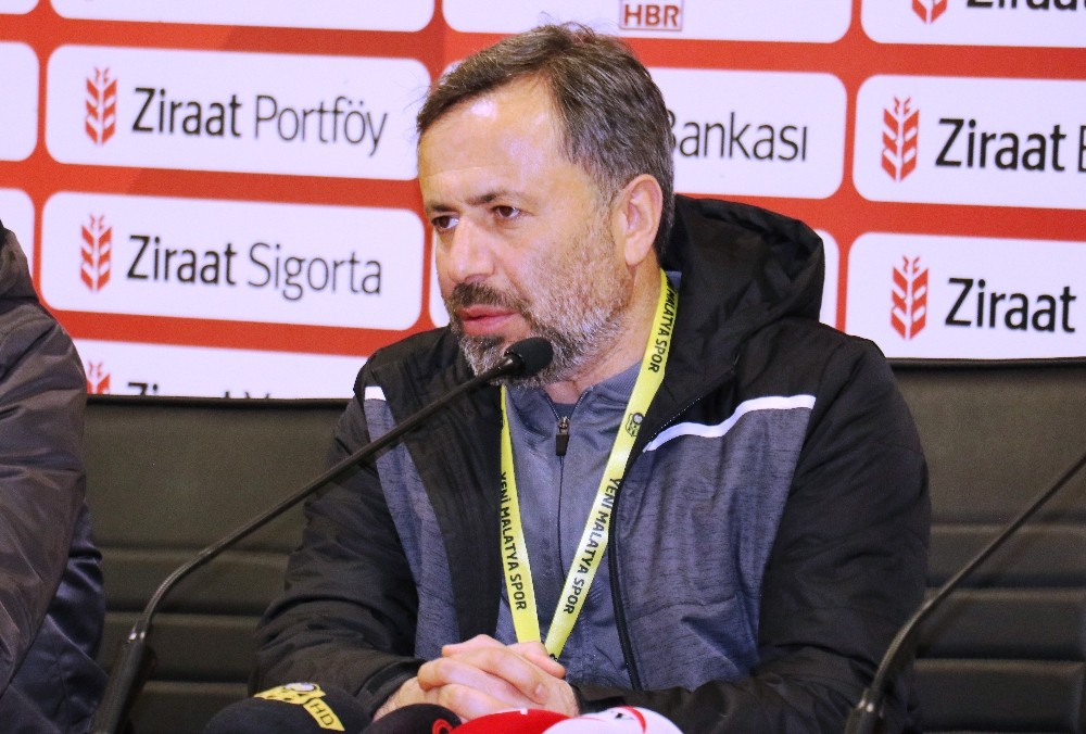 Hakan Çalışkan: 