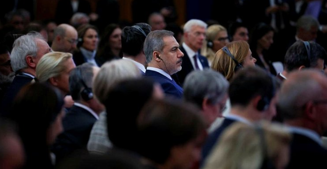 Hakan Fidan Berlin'de 20 ülkenin dışişleri bakanlarının katıldığı toplantıya damga vurdu Bu çifte standart