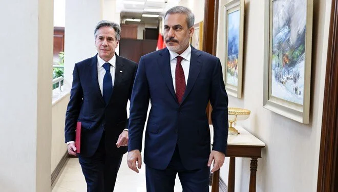 Hakan Fidan, diplomasi tarihine geçti! O isim, "Hiç tavsiye etmem doğrusu" diyerek bombayı patlattı: Zira Hakan Fidan isterse fena "öper"