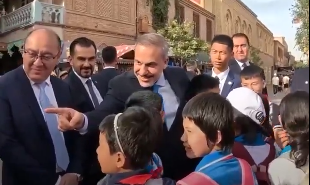 Hakan Fidan tabuları yıktı! Kaşgar ve Urumçi için "kadim Müslüman Türk yurdu" dedi