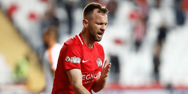 Hakan Özmert 1 yıl daha Antalyaspor'da