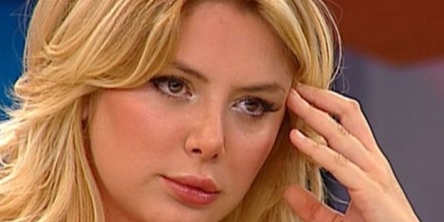 Hakan Ural'ı hedef almıştı... Aysun Kayacı'nın ülkeyi terk ettiği ortaya çıktı!