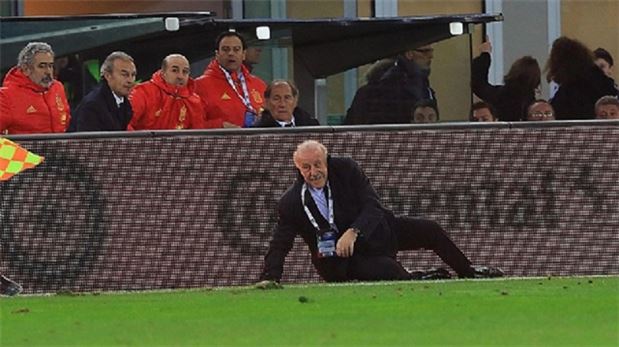 Hakem, Del Bosque'yi Yere Serdi