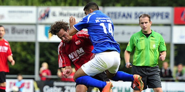 Hakem futbolcuyu hastahanelik etti