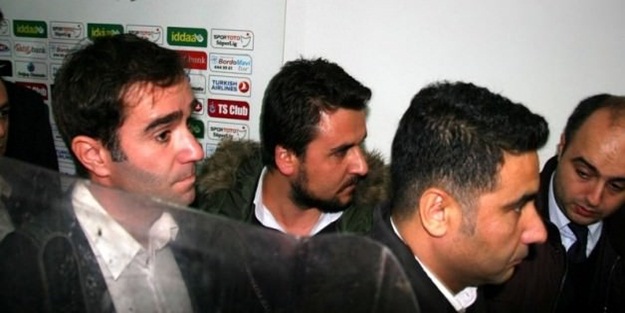 Hakemler soyunma odasında ağlamışlar!