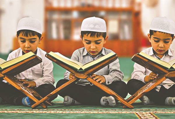 Hakikate Karşı İmanları Artar