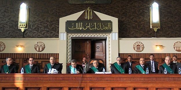 Hakimler davadan çekildi