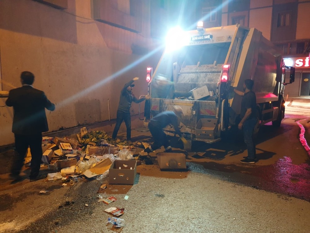 Hakkari belediyesi tüm ekipleriyle bayram mesaisi yaptı 