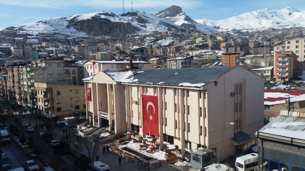 Hakkari Belediyesi’nden evden çıkmayın çağrısı 