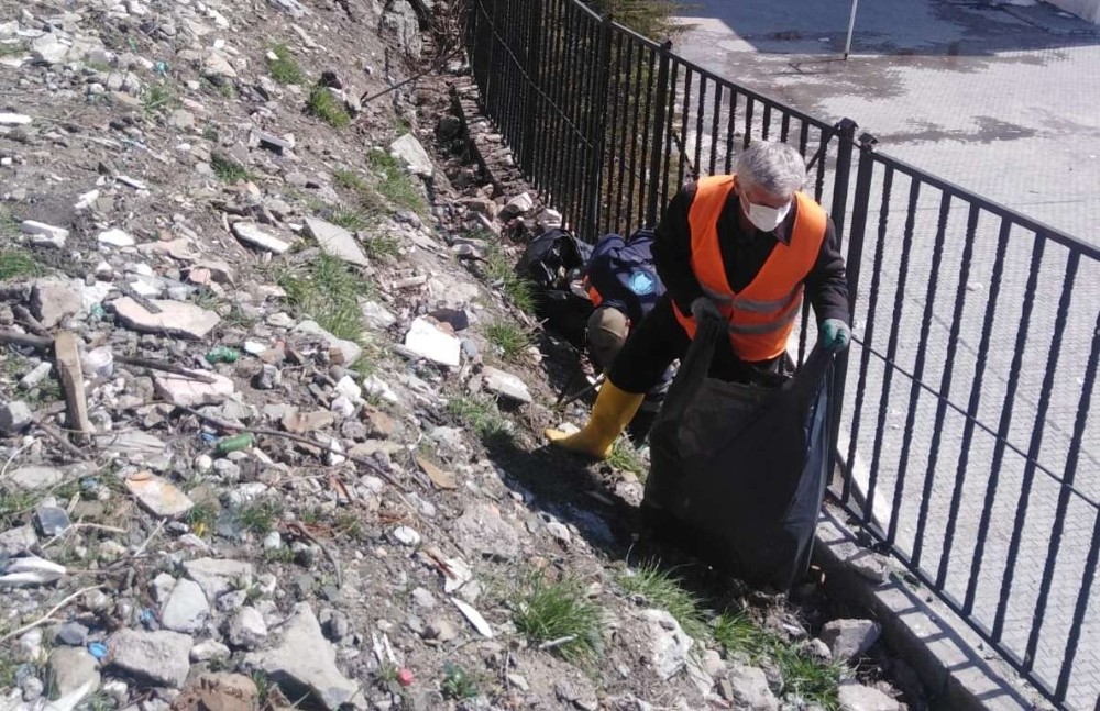 Hakkari Belediyesinden temizlik çalışması 