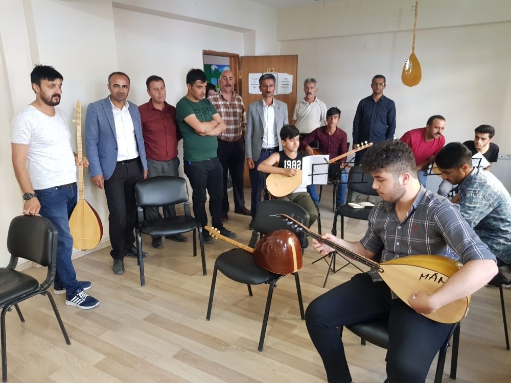 Hakkari Belediyesinin yaz kursları başladı 