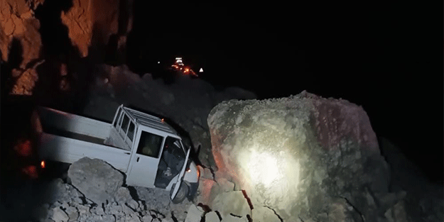 Hakkari-Çukurca karayolunda korku dolu anlar!