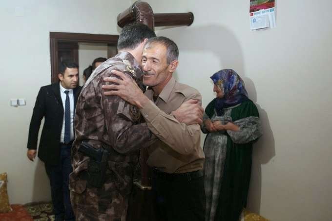 Hakkari Emniyet Müdürü Aydın’dan ev ziyareti 