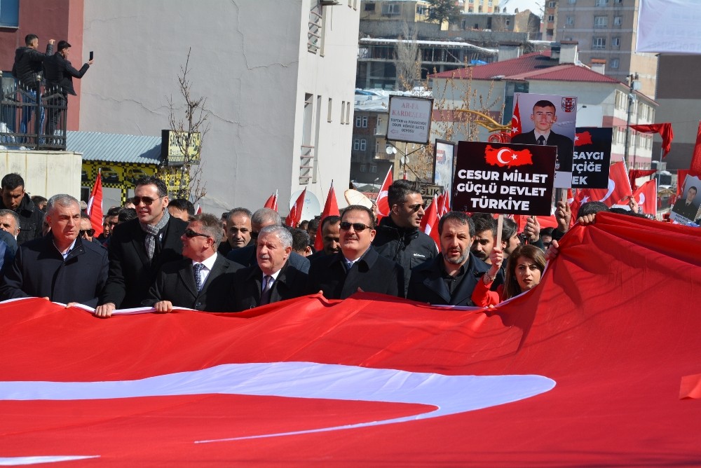 Hakkari halkı İdlib şehitleri için tek yürek oldu 