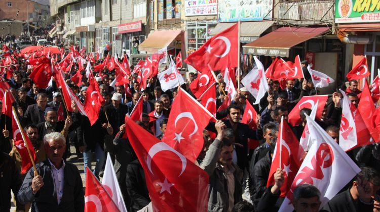 Hakkari halkı sokaklara döküldü