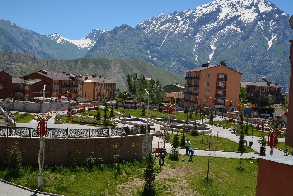 Hakkari Kent Park yeniden temizlendi 