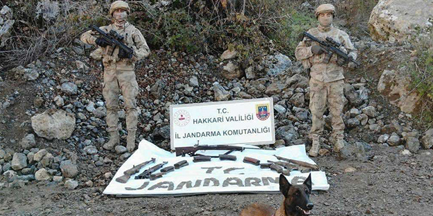 Hakkari kırsalında silah ve mühimmat ele geçirildi