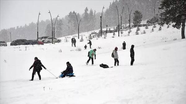 Hakkari okullar tatil oldu mu 11 Şubat? Hakkari hangi ilçelerde okullar tatil valilik açıklaması