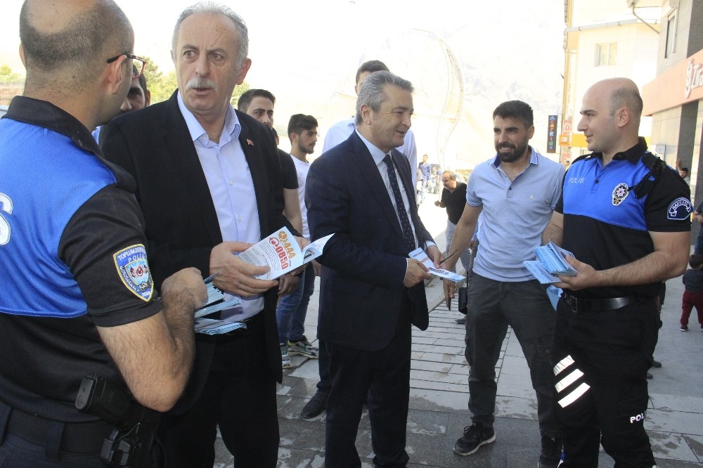 Hakkari polisi dolandırıcılığa karşı broşür dağıttı 