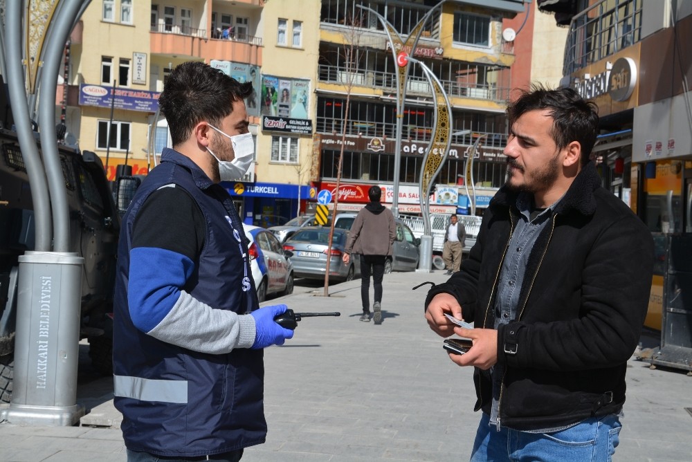 Hakkari polisinin korona virüs denetim sürüyor 