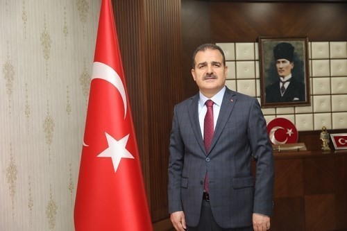Hakkari Valisi Akbıyık’ın acı günü 