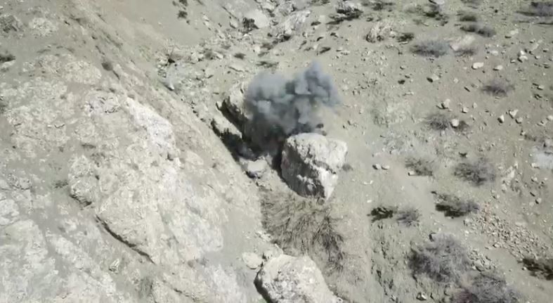 Hakkari’de 11 timle düzenlenen operasyonda mühimmat ele geçirildi 