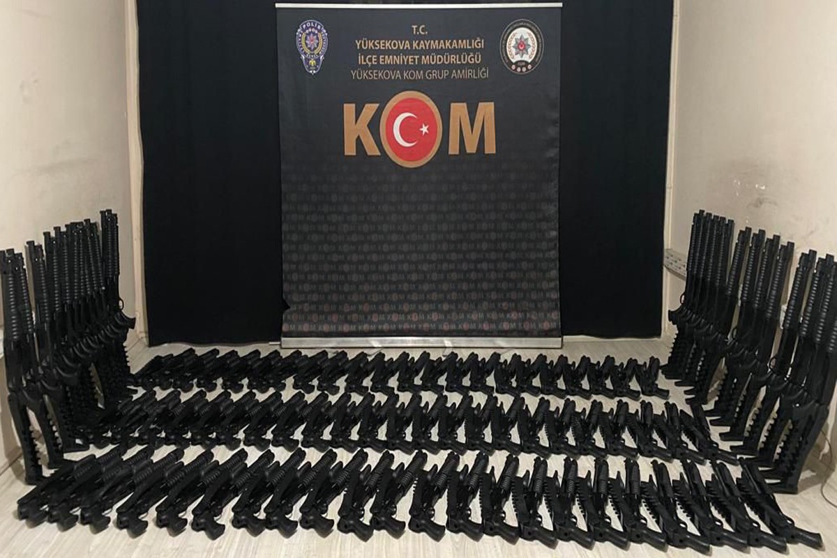 Hakkari'de 140 adet pompalı av tüfeği ele geçirildi