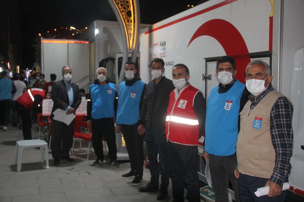 Hakkari’de 175 ünite kan toplandı 