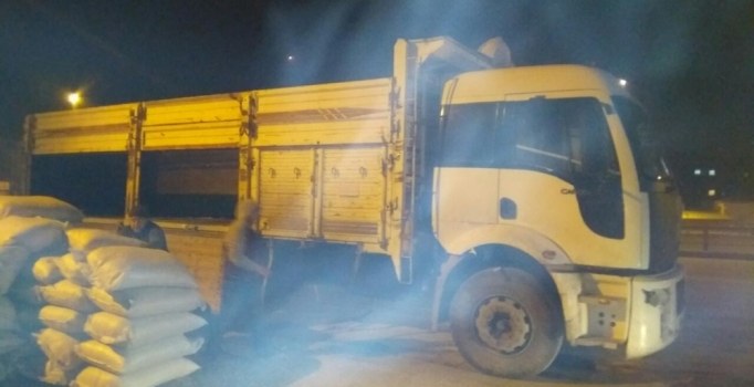 Hakkari'de 3 ton kaçak çay ele geçirildi