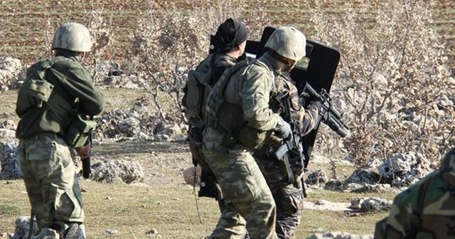 Hakkari'de alçak saldırı: 2 asker yaralı