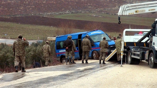 O ilimizde askeri araç devrildi: 2 asker şehit oldu, 7 asker yaralandı