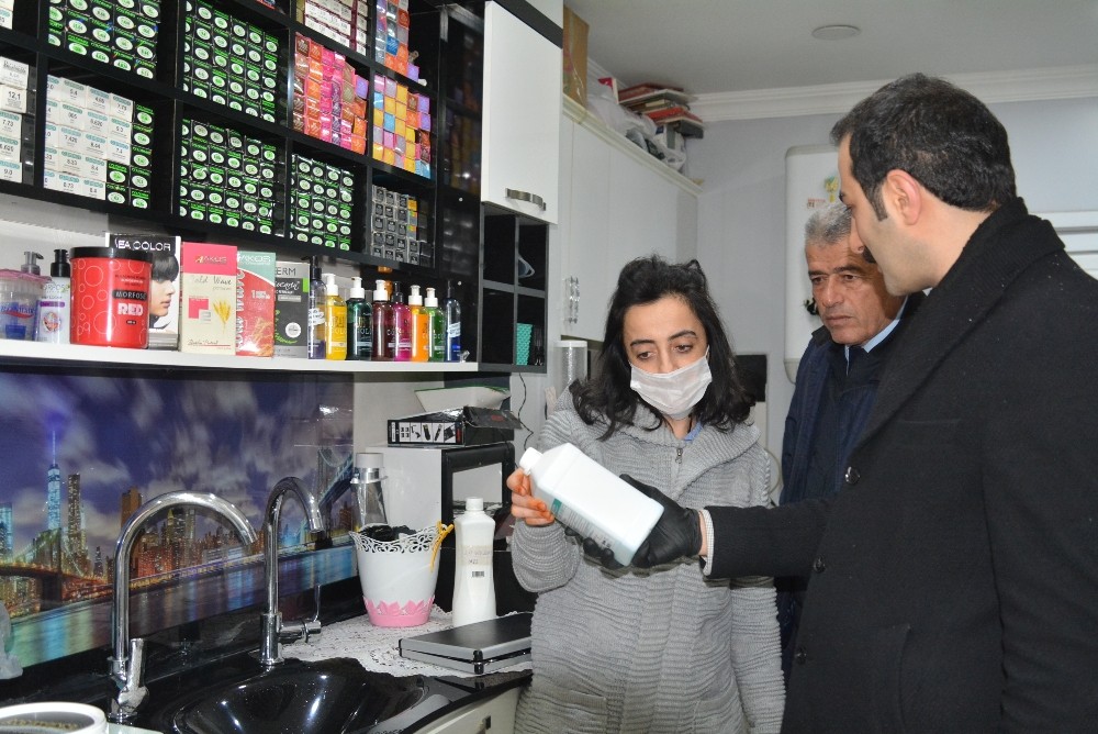 Hakkari’de bayan kuaförlere korona virüs denetimi 