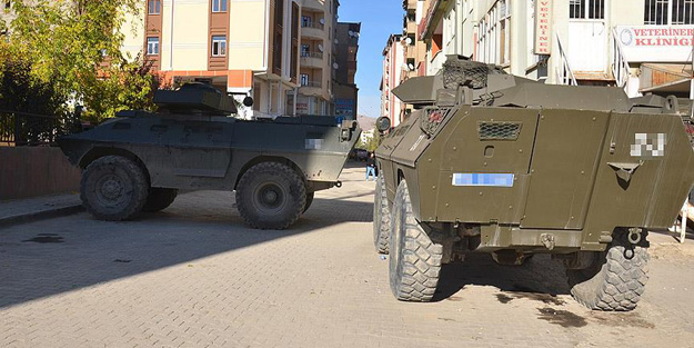 Emniyet Müdürlüğü'ne bomba yüklü araçla saldırı