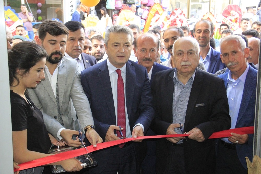 Hakkari’de eczane açılışı 